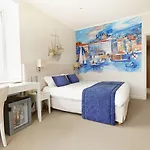 Welcome Hotel 4*